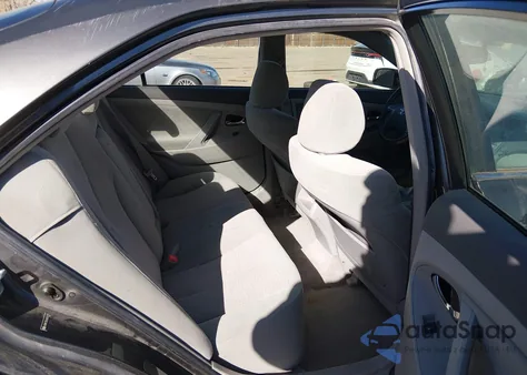 2010 Toyota Camry Le z USA, uszkodzony, nr VIN JTNBF3EK2A3003335